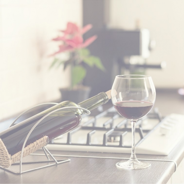 still wine  705x705 - US market sees most significant rise in proportion of wine drinkers purchasing wine online